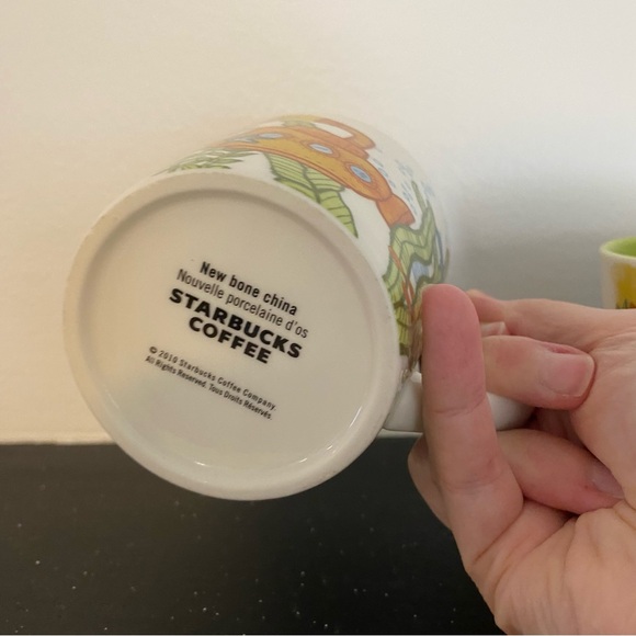 Starbucks 2010 Set of 2 Mugs Under the Sea - Picture 6 of 9